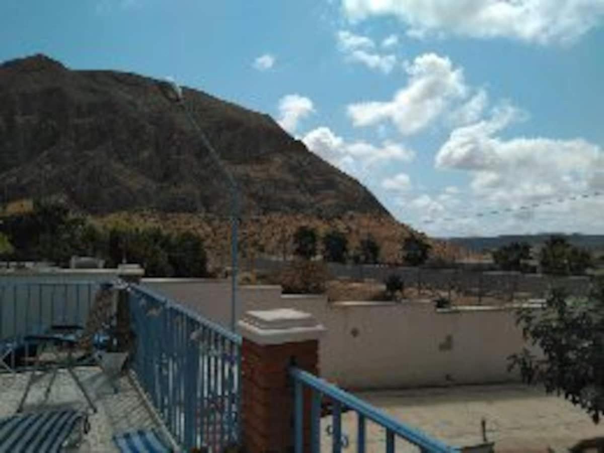 Recovery Mountain Homestay 阿利坎特 外观 照片